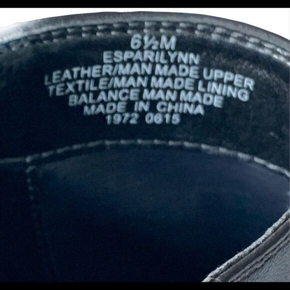 *NEW* Easy Spirit Brown Heeled Bootie w/ Chain Detail 6.5 M - Picture 6 of 6